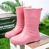Botas de chuva femininas de novo estilo transfronteiriças, adultas, espessadas, moda, bonitas, botas de chuva estilosas, sapatos aquáticos de inverno, sapatos de borracha, atacado