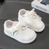 Tenis de Dibujos Animados para Niñas Nueva Colección Primavera-Verano 2026 Zapatos Casuales Versátiles de Moda para Niños Mayores Zapatillas de Correr de Suela Suave