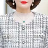 Ropa de Otoño para Mujeres de Mediana Edad y Mayores, Tops Estilo Chanel Adelgazantes, Blazer Corto Elegante para Mamá de Primavera y Otoño, Tallas Grandes