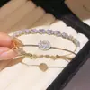 Exquisito Brazalete Abierto de Perlas de Circonita Ultra Brillantes Moda Temperamento Versátil Pulsera Lujo Ligero Sensación de Alta Gama Joyería de Mano para Mujeres Nicho