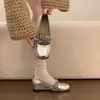 Sapatos Mary Jane femininos, bico redondo, sola macia, sapatos baixos, adequados para o deslocamento de estudantes, novo estilo verão 2026, elegante padrão floral com design torcido, corte baixo