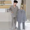 Conjunto de cárdigan para hombre Panyumei, de imitación de algodón amigable con la piel, de manga larga y pantalón largo para el hogar, 26 modelos nuevos, pijama de color liso con cuello invertido