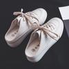 Zapatos blancos de suela gruesa estilo coreano para mujer, combinables con todo, de lona con aumento de altura interior, de tela semielástica sin tacón, para verano de 2023.
