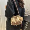 2025 Moda Coreana Textura de Moda Nuevo Otoño Simple Gran Capacidad Casual Cubo Hombro Cruzado Axila Bolso para Mujer