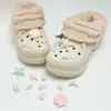 Zuecos forrados de algodón con accesorios decorativos, dijes para zapatos de planeta KT de diamante rosa, alta gama para DIY, ligeros y lujosos adornos de diamante en forma de corazón, y bonitas flores para zapatos para niñas