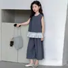 Conjunto de Verano para Niñas 2026 Nuevo Estilo Coreano Chaleco de Encaje sin Mangas y Pantalones Cropped Conjunto de Dos Piezas para Niños Mayores Moderno y Elegante