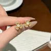 Brincos vintage estilo francês com pedra opala trevo para mulheres, brincos de zircônia de alta qualidade microincrustada, joias de design etéreo de nicho