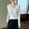 Camisa base de tricô fino feminina, novo modelo outono e inverno 2026, gola V, manga longa, corte justo, canelada, top versátil
