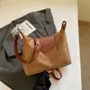 Bolso de Hombro de Gran Capacidad Casual Simple Nuevo Bolso de Hombro de Moda Trendy de Alta Gama Ligero para Viajes al Trabajo Tote para Mujer