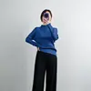 Elegante camisa base plisada de color liso, estilo Issey Miyake, cuello medio alto plisado, raya vertical, manga larga, corte holgado, top elegante para mujer