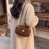 Bolso de Cadena Retro de Gamuza de Alto Valor para Mujer Otoño Invierno 2026 Nuevo Ligero de Lujo Nicho Sensación de Alta Gama Bolso de Hombro Tipo Tostada