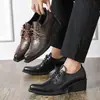 Sapatos Derby Masculinos de Bico Quadrado e Salto Alto, Sapatos Mágicos Vintage Desgastados com Solado Grosso e Aumento de Altura, Sapatos de Couro com Cadarço Estilo Britânico e Salto Grosso