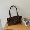 Bolsa de ombro transfronteiriça estilo retrô, de alta qualidade, inspirada em motocicletas, para mulheres, com grande capacidade, design único e estilo casual, perfeita para o outono