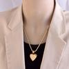 Collar de acero de titanio con diseño de amor transfronterizo para mujer, joyería ligera, de lujo, combinable y de alta gama que no se decolora.