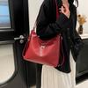 Bolsa Feminina Elegante e Estilosa de Grande Capacidade, Nova Tendência da Primavera 2026, Macia, Casual, de Ombro e Transversal