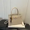 Bolsa de ombro estilosa e minimalista, perfeita para o dia a dia, uma bolsa quadrada pequena, nova coleção outono 2026, bolsa de mão casual para mulheres