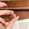 Nuevo Llegada Xiaohongshu Anillo H para Mujer Lujo Ligero Diseño de Nicho Circonita Abierto Ajustable Anillo para Dedo Índice Sensación de Alta Gama Anillo Fresco y Separado