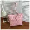 2026 Nova Bolsa Tote Tendência Simples de Grande Capacidade para Mulheres Moda Casual Bolsa de Mão de Celebridade da Internet Bolsa de Ombro Versátil para o Dia a Dia