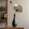 Ramos de flores secas, adornos decorativos de flores reales, flores de loto secas, capullos de loto, raíces de loto naturales, arreglos florales inspirados en Zen, decoraciones para sala de estar chinas.