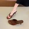 Novedad Primavera/Verano 2026 Falda Ligera Versátil Chanclas de Punta Redonda Simples Elegantes Zapatillas de Tacón Alto para Mujer