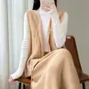 Conjunto de Saia com Colete Bordado Vazado de Lã 100% Outono/Inverno Novo Conjunto de Duas Peças com Top Cardigan Curto Feminino