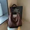 Bolsas da moda deste ano para mulheres: Novas bolsas de ombro com estampa de leopardo, bolsas transversais de grande capacidade e bolsas tote da moda outono/inverno 2026