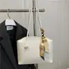 Nova Bolsa de Ombro Feminina com Textura de Crocodilo e Padrão de Peixe Elegante Versátil da Moda Grande Capacidade para o Dia a Dia Bolsa Tote Comércio Exterior Atacado