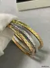 Versión de Alta Gama del Pulso Acolchado Cococruch Estilo Chanel, Chapado en Oro Amarillo Rosa de 18 Quilates, Abierto, Versiones Ancha y Estrecha, Completamente Incrustado con Diamantes