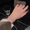 Pulsera nueva de lujo ligero con diamantes completos plateada estilo coreano, pulsera de alta gama, diseño nicho, viento frío, Invierno Red