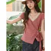 Camisa Roja a Cuadros con Encaje, Manga Corta, Cuello en V, Adelgazante, Estilo Romántico Francés de Verano para Figuras Pequeñas