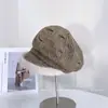 Nueva Gorra de Boina Tejida Estilo Otoño e Invierno con Ribete de Felpa, Cálida y de Moda, Sombrero Octagonal que Adelgaza el Rostro, Gorra de Pato Elegante y Moderna