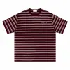 2026 Nueva Camiseta de Moda Bordada de Rayas Finas Color Borgoña, Manga Corta, para Hombres y Mujeres, Cuello Redondo, Manga Media, Primavera y Verano, Viajes Diarios, Casual