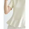 Blusa Elegante de Verão para Mulheres, Estilo Francês, Resistente, com Pedrarias Strass, Gola Redonda, Manga Curta, Babados, Cor Damasco, Corte Ajustado