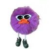 Colgante llavero de bola de carbón pequeña de felpa colorida en stock del fabricante, juguete divertido de dibujos animados para decoración de mochila, colgante de bola de pelo