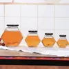 Garrafa Hexagonal de Vidro para Mel Ninho de Pássaro Modelo Novo em Estoque 0,5kg Garrafa de Vidro com Favo de Mel Tampa de Bambu e Palito Mexedor