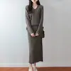 Conjunto de Duas Peças para Mulheres - Suéter de Tricô Gola V 100% Lã Nova Outono/Inverno Mangas Longas Cor Sólida Saia Longa Canelada