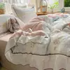 Juego de ropa de cama de cuatro piezas estilo coreano, de algodón lavado suave y delicado, 100% algodón con ribete de encaje, incluye funda de edredón y sábana bajera, disponible como juego de tres piezas para una persona