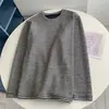 Camiseta de Manga Longa Solta com Listras Finas Outono e Inverno Nova Aveludada Espessada Pulôver Quente Semelhante a Caxemira Moda Elegante Top