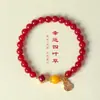 Pulsera de Abalorios Trébol Rojo del Sur para Mujer Artística Versátil Nuevo Estilo Chino Suerte Fortuna Pulsera de Cera de Abeja Roja del Sur Venta al por Mayor