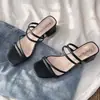 Sandálias Pretas de Tira Fina, Sandálias de Salto Médio Estilo Fada Novo Estilo para Mulheres, Sapatos Femininos de Salto Grosso com Uma Tira para Uso Externo