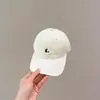 Boné de Baseball Bordado Estilo Coreano Ins para Crianças Meninos e Meninas, Chapéu Casual Versátil para Bebês, Chapéu de Primavera e Outono para Meninos