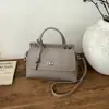 Bolso Minimalista Retro para Mujer 2025 Invierno Nueva Moda Versátil Súper Popular de Nicho Bolso de Hombro para Viaje Diario Bolso Cruzado de Moda