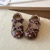 Sapatos de couro para meninas, nova coleção outono 2026, sapatos princesa florais de bico fino, estilo coreano, modernos e versáteis para estudantes, sapatos casuais de bico quadrado