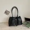 Bolsa Retro de Grande Capacidade de Alta Qualidade para Mulheres 2026 Novo Estilo Bolsa de Ombro Plissada para o Dia a Dia Bolsa Tote de Braço para o Dia a Dia
