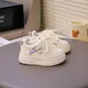 Zapatillas Casuales para Niños y Niñas 2026 Primavera Nuevos Elegantes Versátiles Moda Zapatos Blancos Deportivos de Moda para Niños Pequeños y Jóvenes