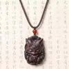 Colgante de Incienso Natural Estilo Antiguo con Diseño Tallado a Mano, Adecuado para Llevar en el Cuello, Disponible para Venta al por Mayor