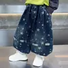 Pantalones de Otoño para Niños 2026 Primavera y Otoño Nuevo Estilo Jeans con Puño para Niños Pequeños, Pantalones Linterna de Moda Estilo Coreano