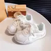 Zapatillas deportivas para niños y niñas, modelo primavera 2026, malla transpirable, suela suave, antideslizantes, con cordones, versátiles casuales retro para niños pequeños