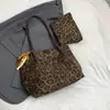 Bolsa Casual de Grande Capacidade para Mulheres 2025 Outono Novo Bolsa de Ombro Tongle Popular Estampa de Leopardo Bolsa Carteiro Tote Bolsa Saco