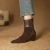 Botas de Cano Curto de Camurça Bico Fino Estilo Coreano para Mulheres Outono Inverno Novas Elásticas Emagrecedoras com Zíper Traseiro Salto Escondido Versátil Confortáveis Botas Femininas